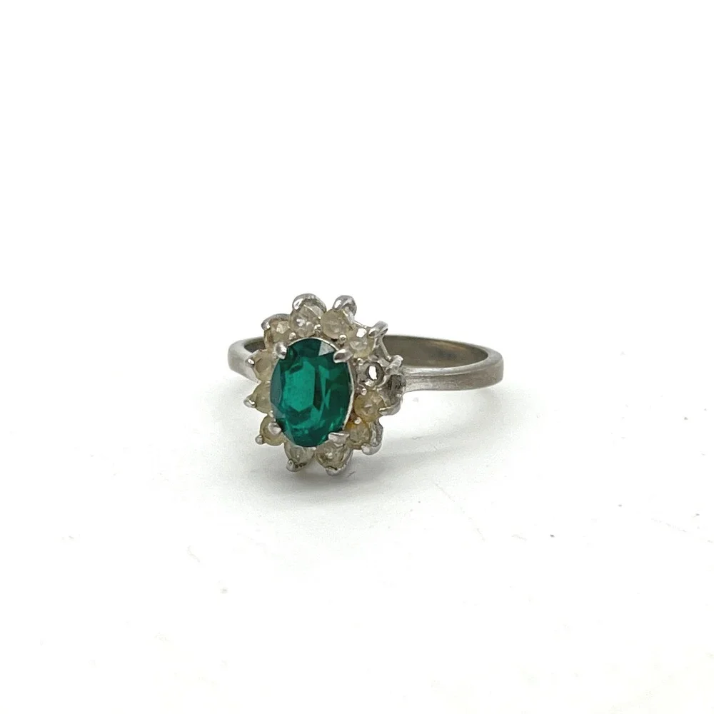 Vintage Style Green Emerald Color Halo Cocktail‎ Ring Silver Tone Missing Stone